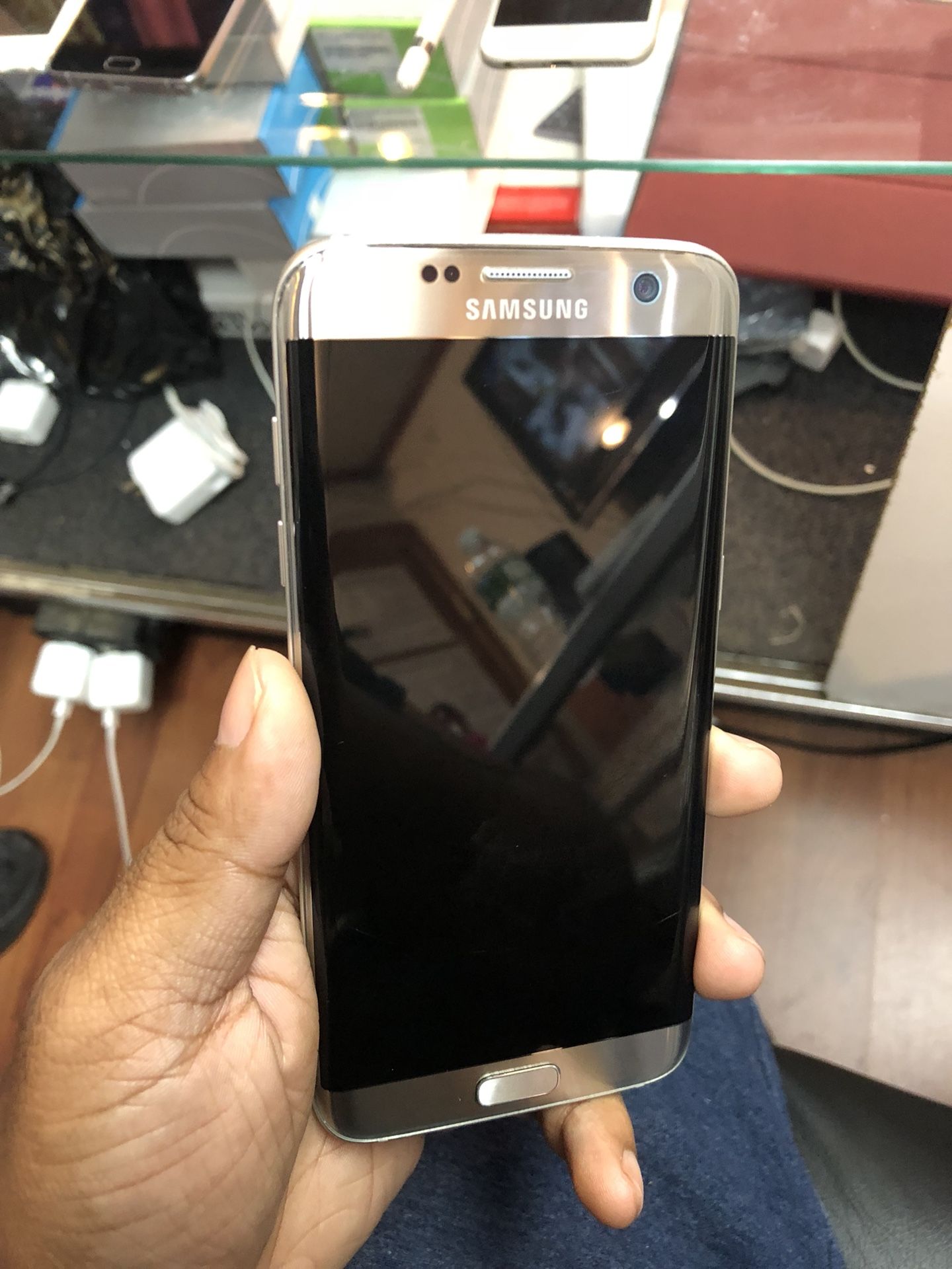 Samsung Galaxy S7 Edge 32gb factory unlocked Mint