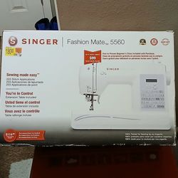 "SINGER" FASHION MATE 5560 SEWING MACHINE 