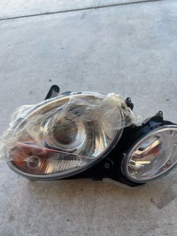 Mercedes Eclass front light. Only 1 light