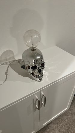 Skull Lamp