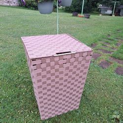 Nylon Mesh Laundry Basket / Hamper Measures 2' tall x 17" x 17" 