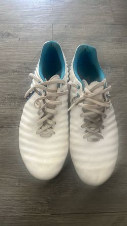 Men’s soccer cleats
