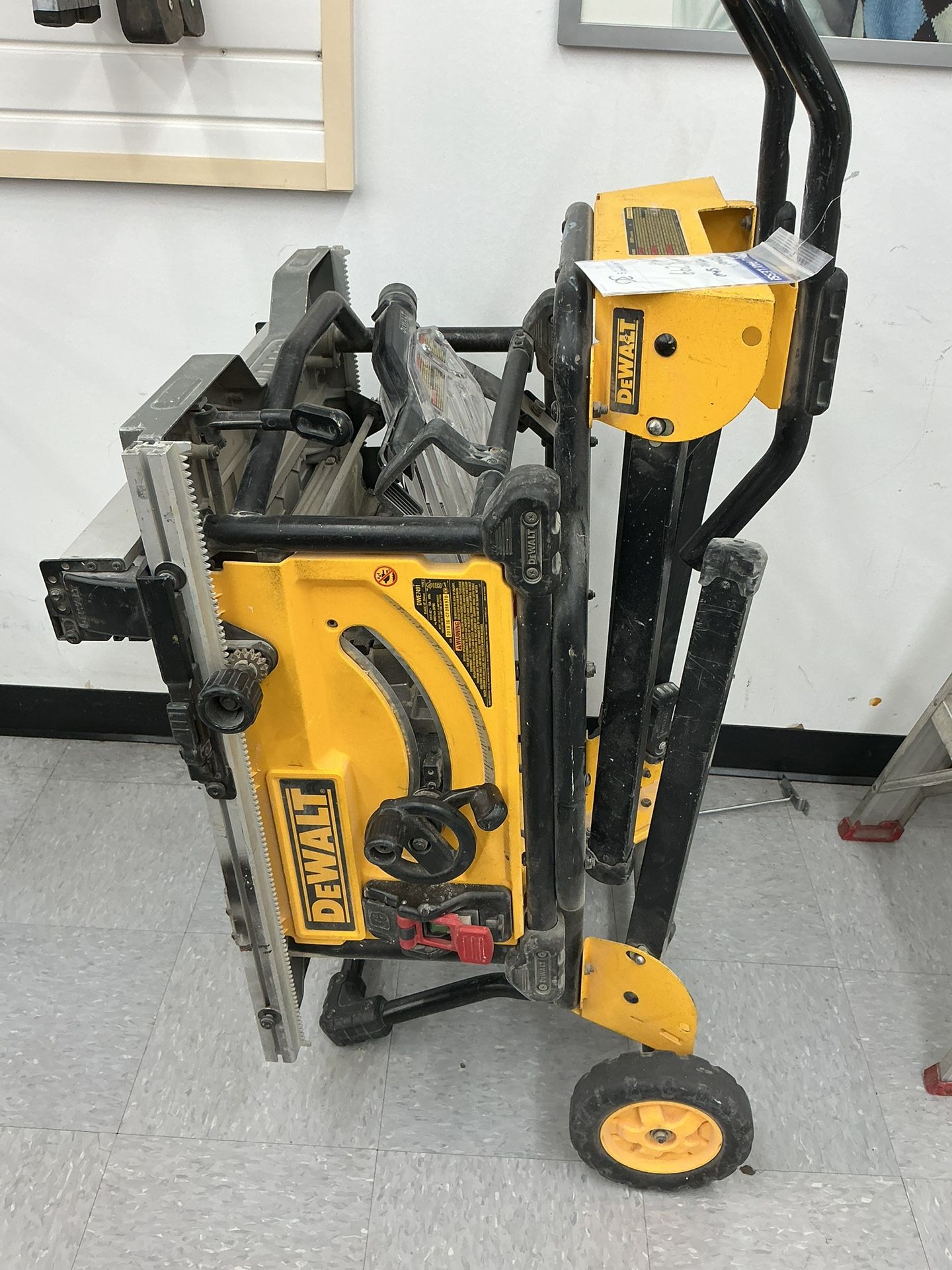 Dewalt Mobile Table Saw