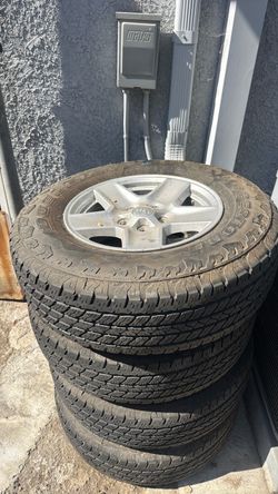 Jeep Gladiator/ Wrangler Tires