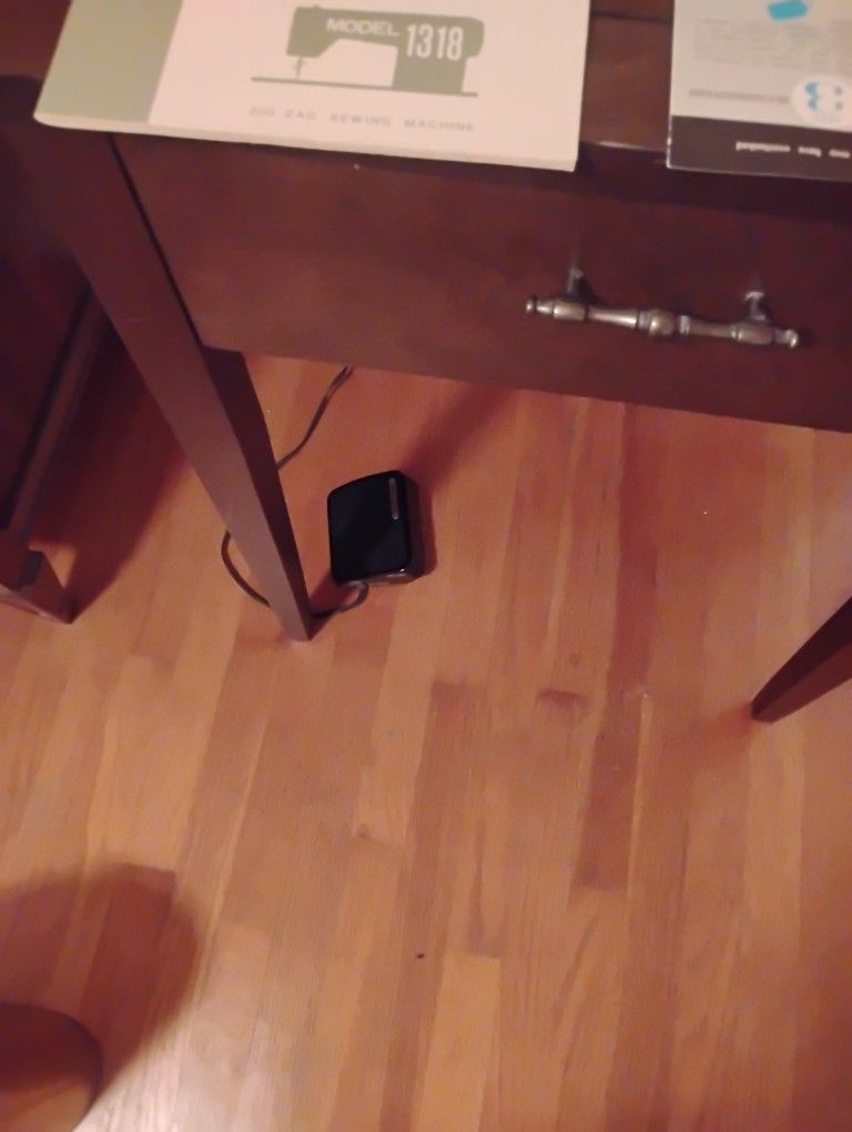 Sears Kenmore Model 1318 Zig Zag Sewing Machine 