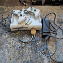 Xbox 360 With Several Games 