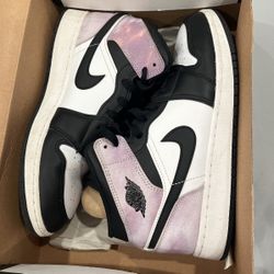 Air Jordan 1 MID