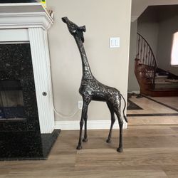 Large Metal Giraffe Sculpture