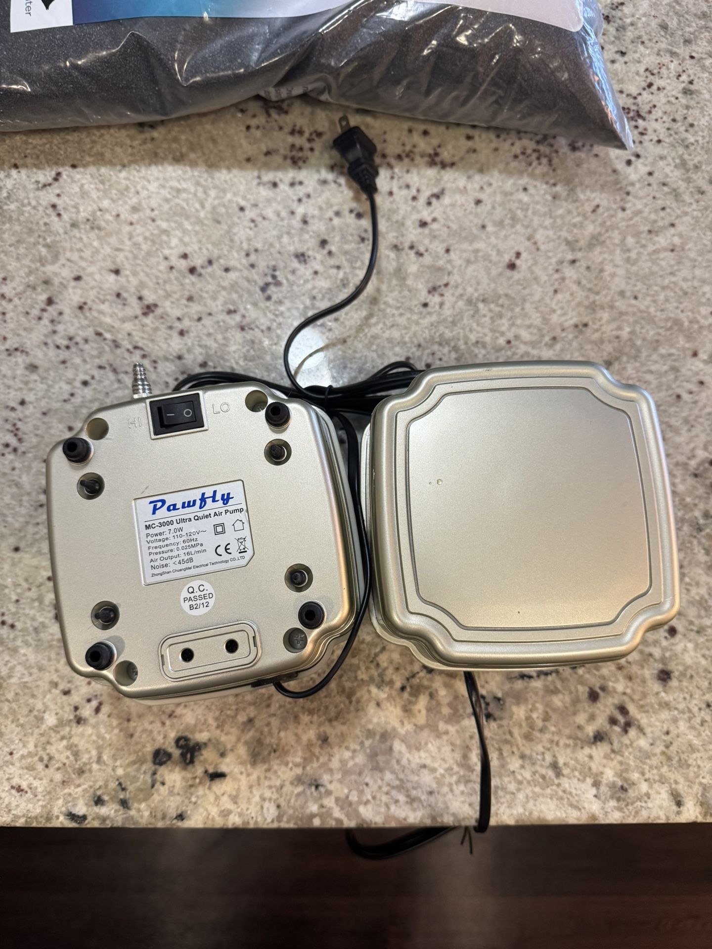 Aquarium Equipment Bundle — 2 Pawfly Air Pumps, 8 Sponge Filters, Substrate (20 lb)