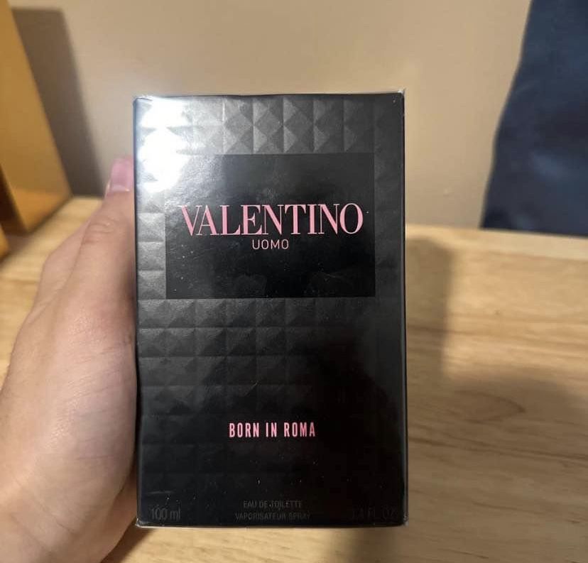 Valentino born in rome 3.4oz.
