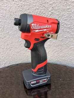 Milwaukee M12 Fuel Brushless 1/4” Hex Impact Driver w/ 4.0Ah Battery/ NEW