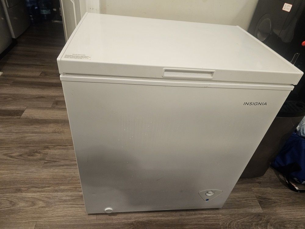 Insignia Chest Freezer 