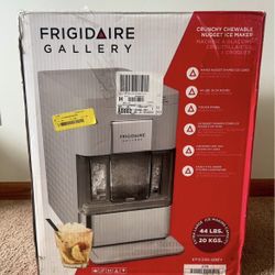 Frigidaire Gallery 44 lbs Touchscreen Stainless Steel Nugget Ice Maker, Grey