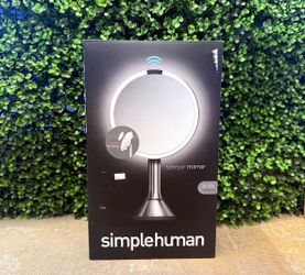 The simplehuman 8” Round LED Sensor Mirror 5x/10x