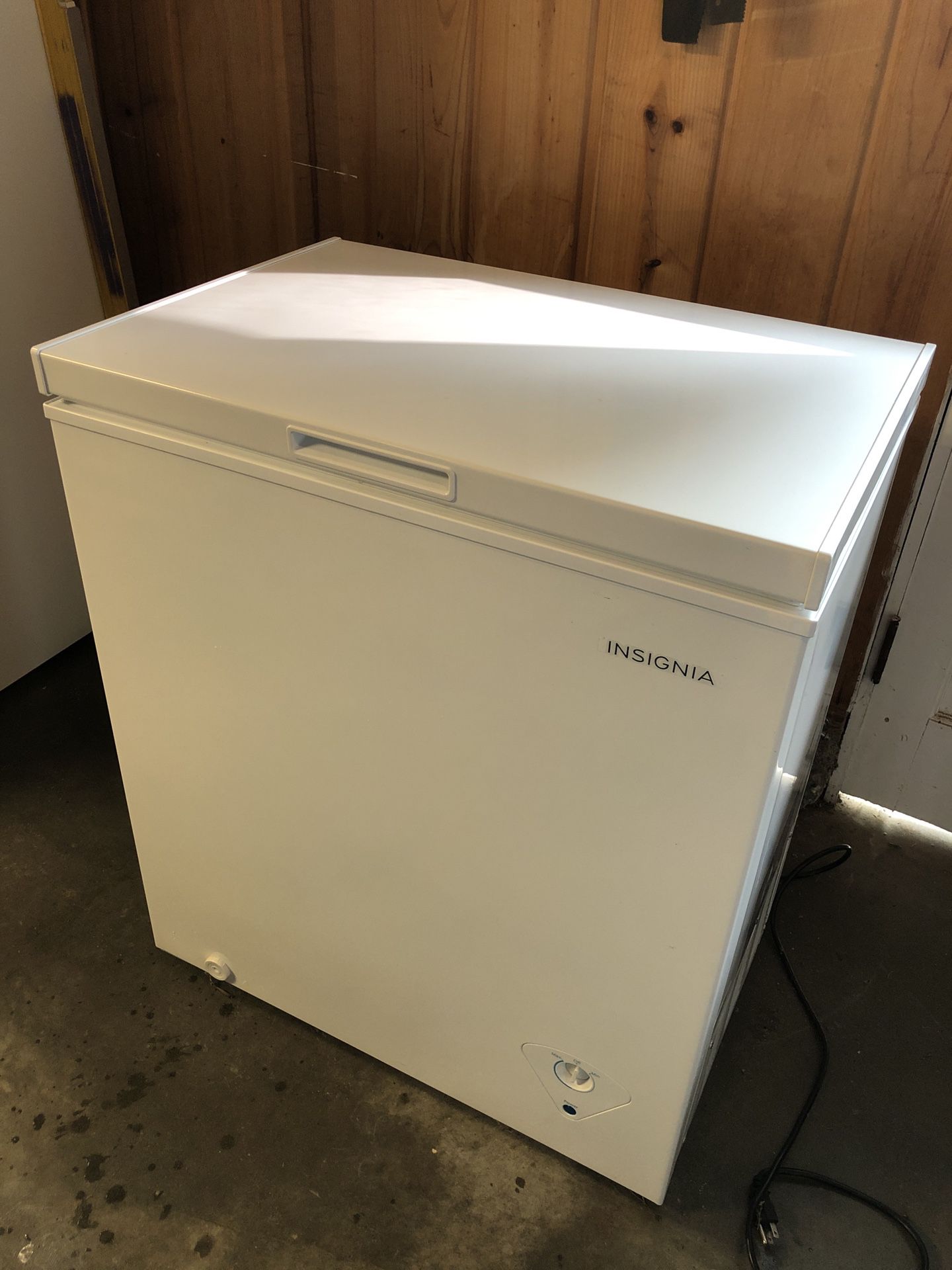 Chest Freezer Insignia 5 0 Cubic Ft For Sale In Lake Forest Park Wa