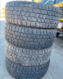 275 70 17 Cooper tires Con 80% de Vida 4