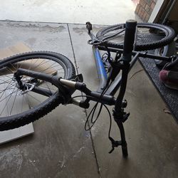 Giant 29" Mountain Bike - Price Negotiable