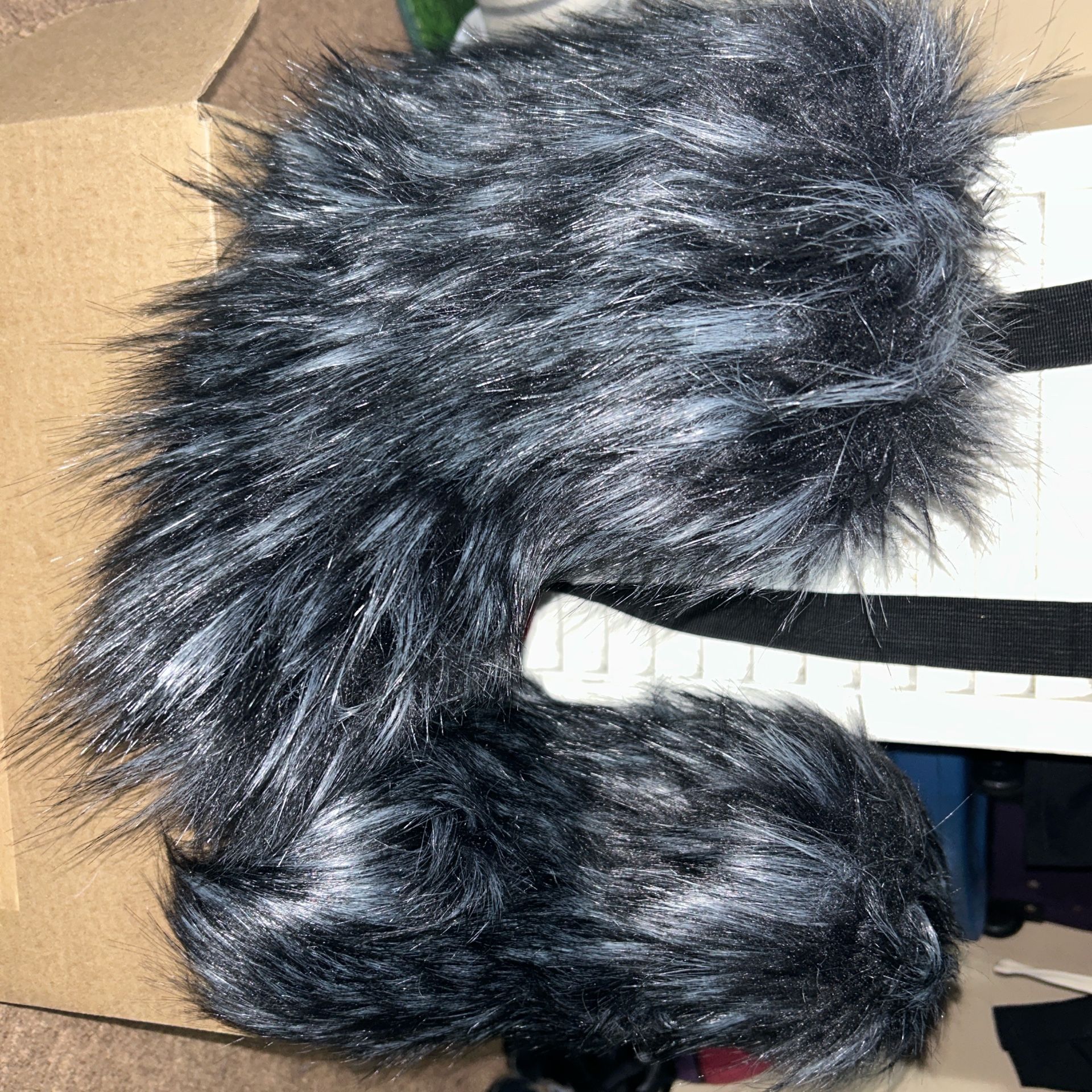 Fur boots (women)
