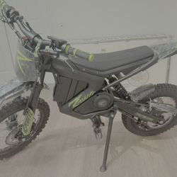 Rawrr Mantis Mini R17