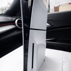 🎮 PlayStation 5 Disc Edition – Excellent Condition + 2 Controllers