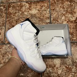 Jordan 11 Legend Blue Size 8.5