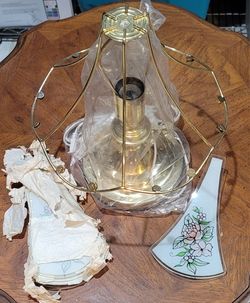 Vintage Brass colored portable Lamp with 5 Floral Glass Panels, not 6