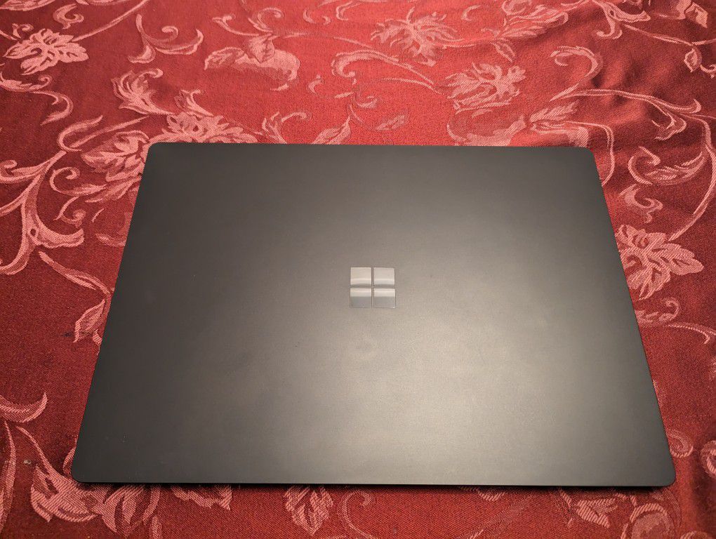 Microsoft Surface Laptop 3  Model 1873 + Dock