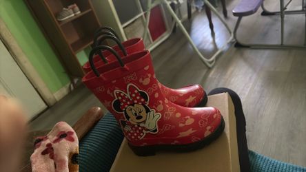 Kid rain boots