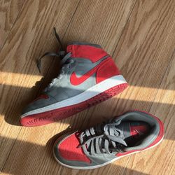Jordan 1 Retro High (Size 4.5) 
