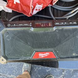 M 18 Milwaukee job site radio