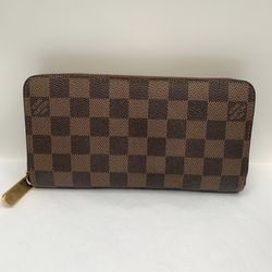 Authentic Louis Vuitton Zippy Wallet