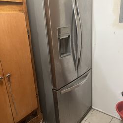 Whirlpool French Door Fridge - 24.7 cuft. - Refrigerator w/ Freezer & Water Dispenser - $2k+ Retail