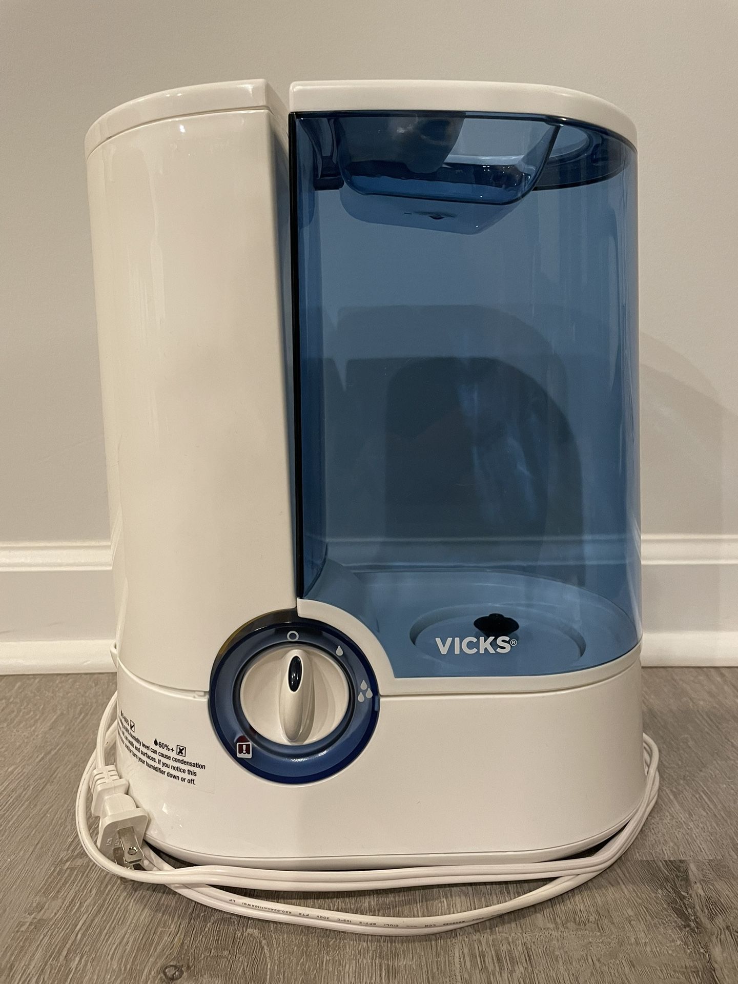 Vicks Warm Mist Humidifier, 1 Gallon (READ DESCRIPTION)