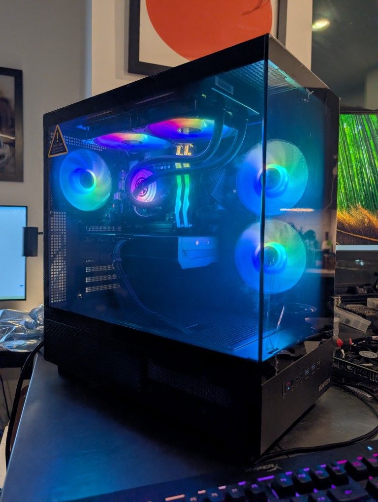 Nvidia RTX 4070 12GB Intel Core i7-13700KF High End Custom Gaming PC