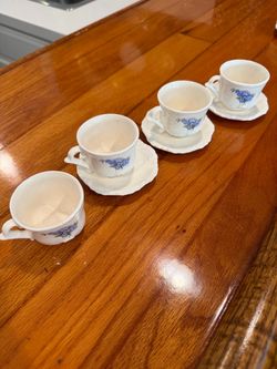 Vintage children’s tea set