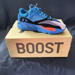 Yeeezy Boost 700