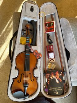 Poseidon 4/4 Full Size Violin Set – Like New – Used Once + Hidersine Rosin