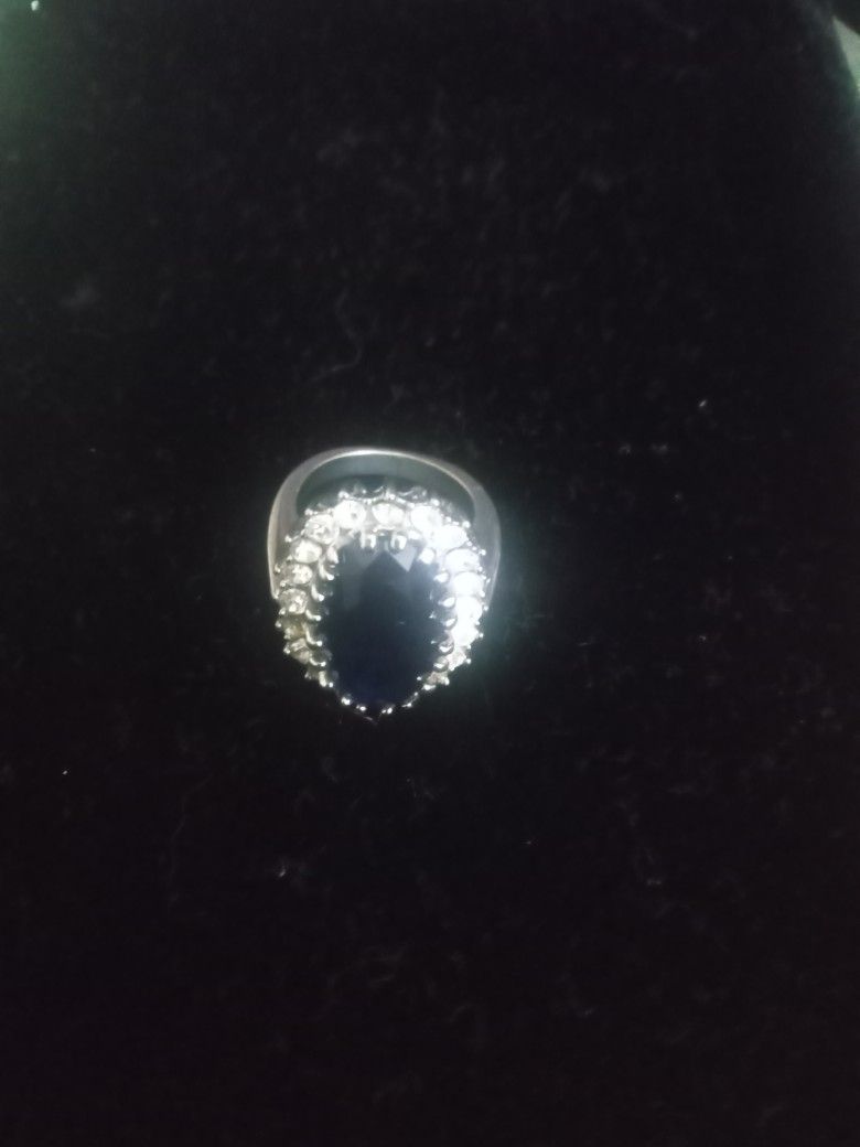 VINTAGE SILVER RING