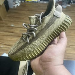 YEEZY 350 V2 EARTH