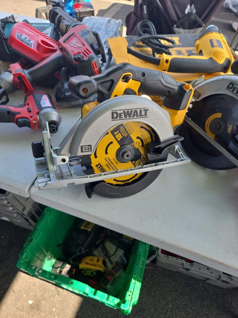 DeWalt Cordless Circular Saw