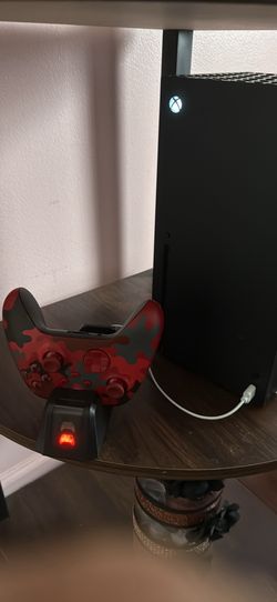 Used Xbox Series X 1TB + Controller + Rechargeable Battery + Mortal Kombat 9 Disc – Good Condition
