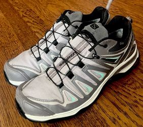 SALOMON TRAIL RUNNING SHOES