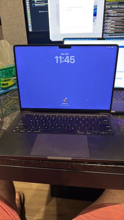 Apple MacBook Pro 14” M3 Pro 11 CPU 18GB RAM 512GB SSD