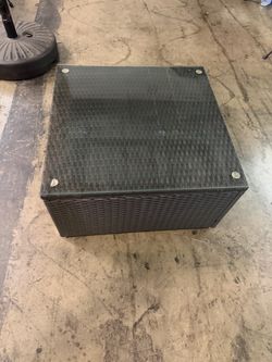 New 25”x25” Black Outdoor Wicker Coffee Table Glass Top