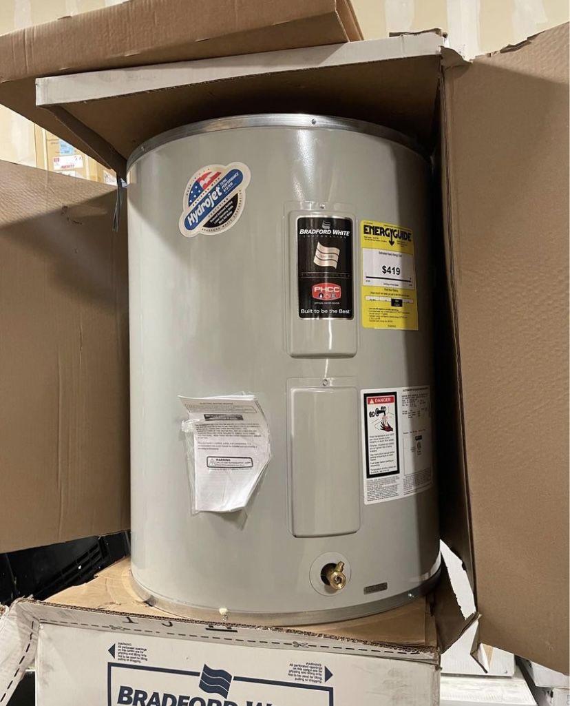 47 gallon water heater electric lowboy new for Sale in Houston, TX - OfferUp