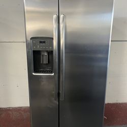 Refrigerator GE 33”