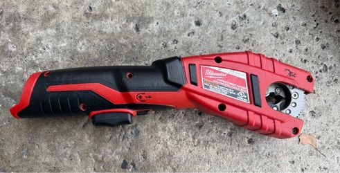 Milwaukee Cordless Copper Tubing Cutter