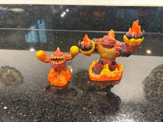 2 Skylanders Giants  figures LightCore Eruptor & Hot Head