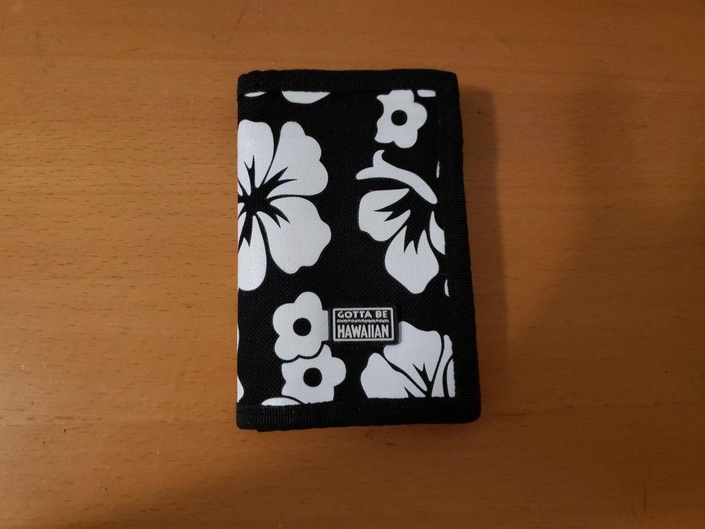 Gotta Be Hawaiian wallet from Hawaii - Like New except for a little coloring on the plastic