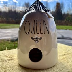 Brand New Rae Dunn Large Queen Bee Bird House